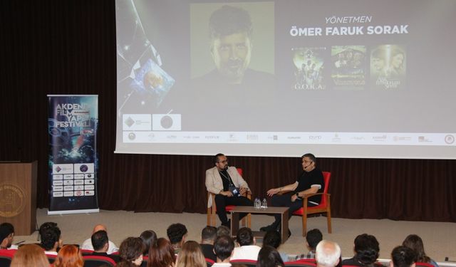 Yönetmen Ömer Faruk Sorak, Akdeniz Üniversitesi’nde öğrencilerle buluştu