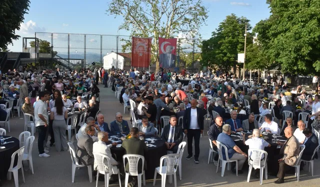 Bursa'da 157 yıllık çınar Tophane MTAL mezunlarını buluşturdu