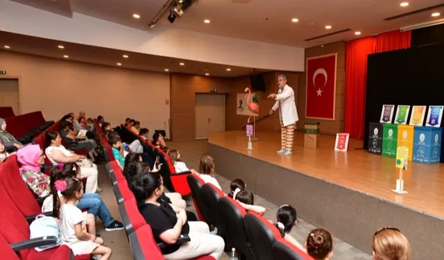 İzmir Çiğli’de çocuklara geri dönüşüm bilinci oyunla aşılandı