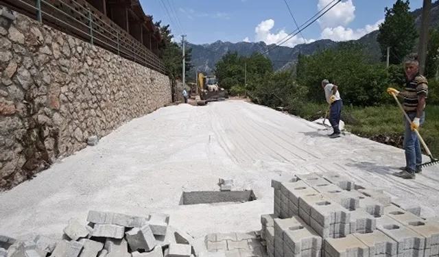 Manisa Büyükşehir’in yol yatırımları hız kesmiyor