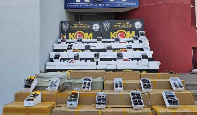 Adana’da 14 milyonluk kaçak güneş gözlüğü ve telefon ele geçirildi