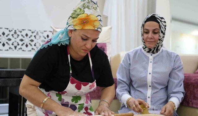 Adanalı kadınların ’ev baklavası’ mesaisi