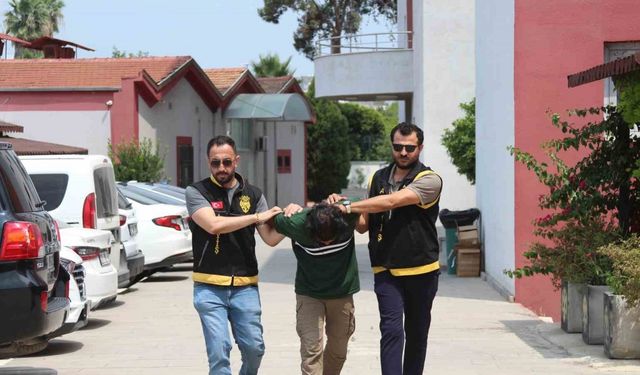 Adli kontrolle serbest kalmıştı, yeni görüntüleri çıktı: Yaşlı adamı da sopayla dövmüş
