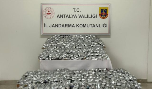 Antalya’da yol yardım çekicisinde 5 bin kaçak elektronik sigara ele geçirildi