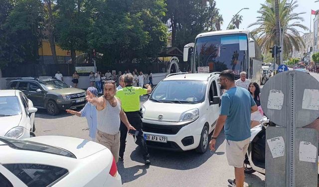 Antalya’da zincirleme kaza: 2.4 promil alkollü sürücünün ehliyetine el konuldu