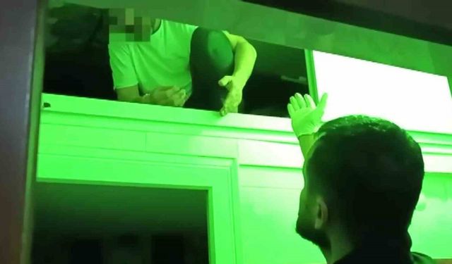 Firari torbacılara operasyon: Biri tavan arasında 10 hükümlü yakalandı