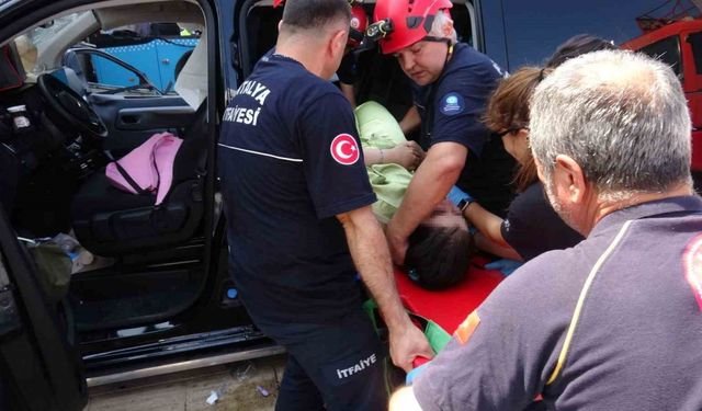 Irak’tan tatile gelen aileye kaza şoku: 3 yaralı