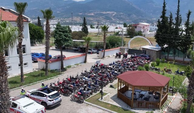 Kaş’ta motosikletlere yönelik huzur ve güven uygulamasında 145 araç trafikten men edildi