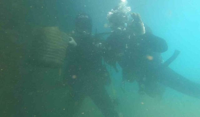 Kurbağa adamlar daldı, hayalet ağlar temizlenip balıklara yaşam alanı oluşturuldu