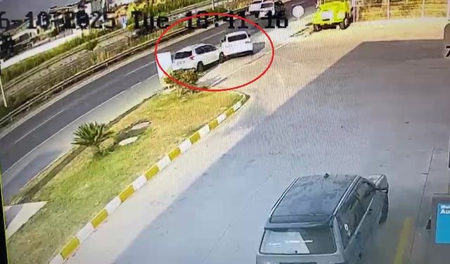 Otomobillerin hurdaya döndüğü kazada 5 kişi yaralandı