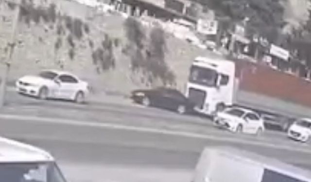 Tır sürücüsü otomobili göz göre göre sürükledi