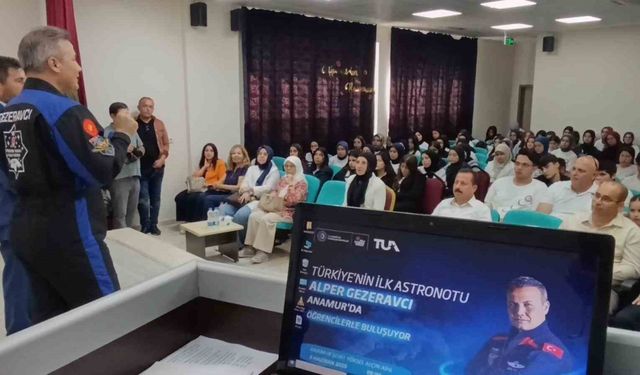 Türkiye’nin ilk astronotu Alper Gezeravcı, Anamur’da öğrencilerle buluştu