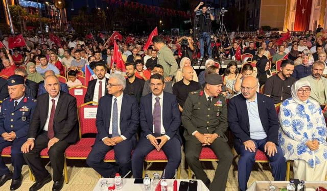 Adana’da ‘15 Temmuz Demokrasi ve Birlik Günü’ nöbeti tutuldu, şehitler anıldı