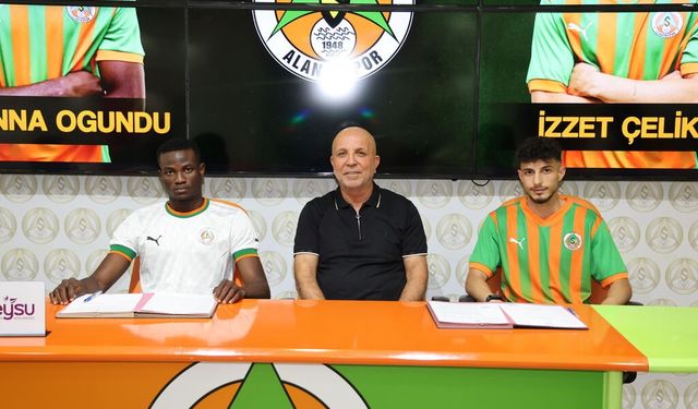 Alanyaspor’da çift imza