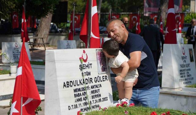 Antalya’da şehit annelerinin gözüyaşlı duaları 15 Temmuz’un acısını tazelendi