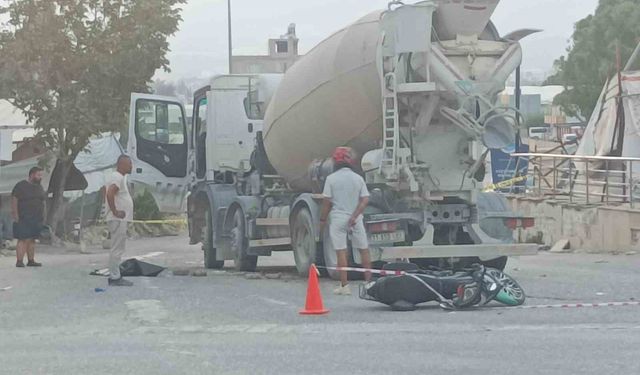 Beton mikseri motosikleti ezdi: 2 ölü