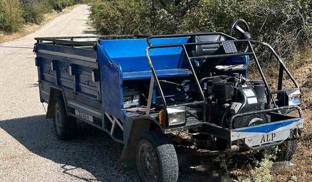 Devrilen patpatın altında kalan 19 yaşındaki genç hayatını kaybetti