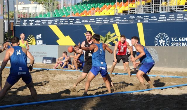 EHF Avrupa Plaj Hentbolu Şampiyonası’nda final heyecanı yaklaşıyor
