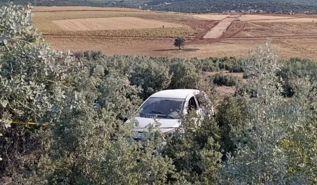 Kontrolden çıkan otomobilin camından fırlayan sürücü hayatını kaybetti