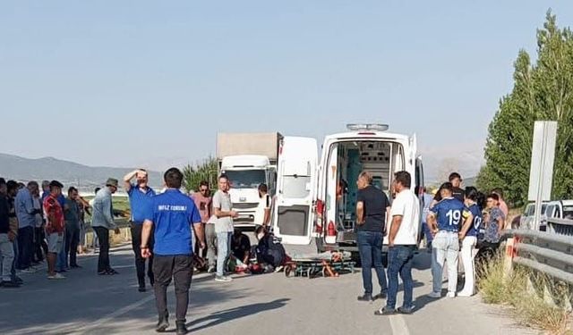 Lüks otomobile çarpan motosikletin sürücüsü ağır yaralandı