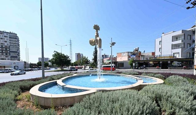 Mersin yaza renkli girdi