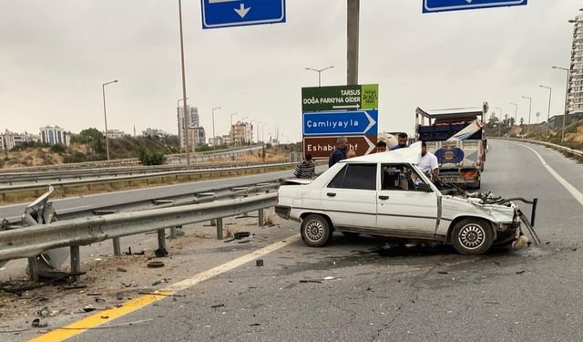 Tarsus’ta trafik kazası: İki kardeşten biri öldü, diğeri yaralandı