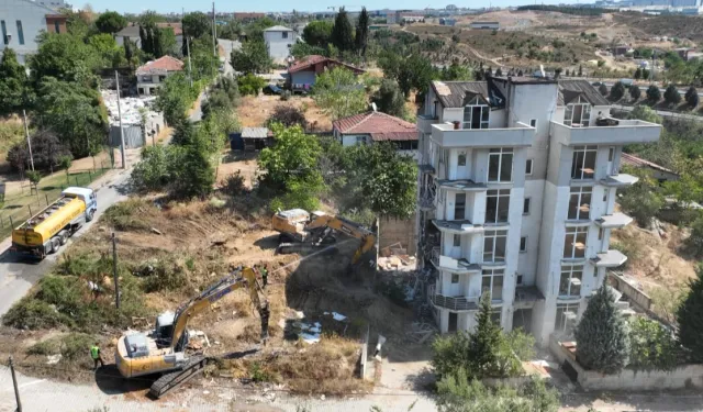 Kocaeli Çayırova’da riskli yapılara yıkım