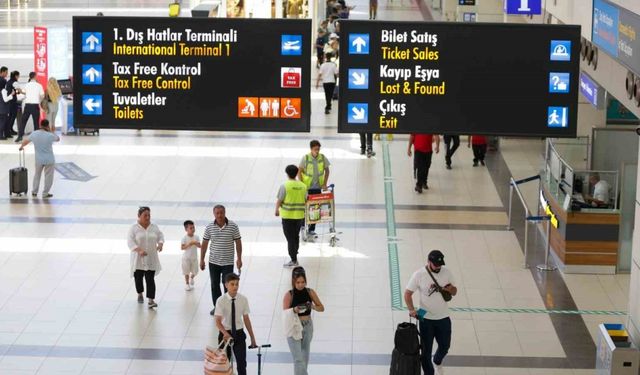 Antalya turizmde rekor tazeledi