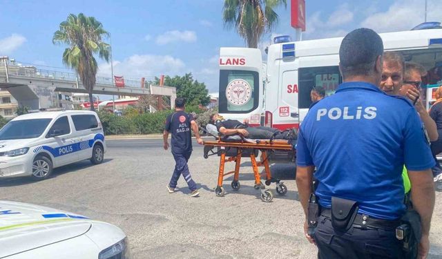 Antalya’da motosikletten düşen sürücü yaralandı