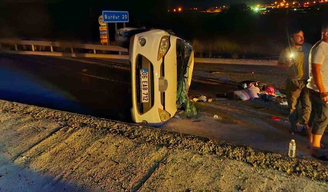 Burdur’da otomobil devrildi: 3 yaralı