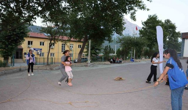 Gezen Sinema Tırı Pozantı’da