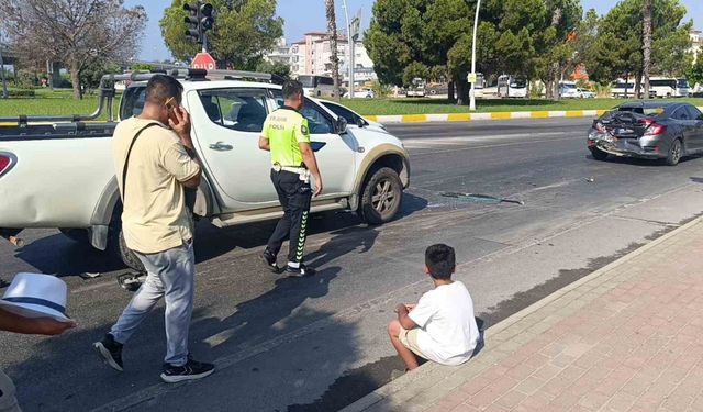 Kazada babasının otomobilinin halini gören küçük çocuk gözyaşlarını tutamadı