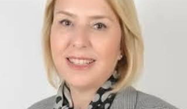 Manavgat Belediye Başkan Yardımcısı Gülsüm Özer parti üyeliği ve tüm görevlerinden istifa etti