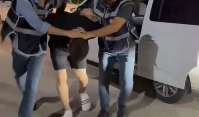 Motosiklet sürücüsüne hakeret edip saldırı girişiminde bulunan şahıslar yakalandı