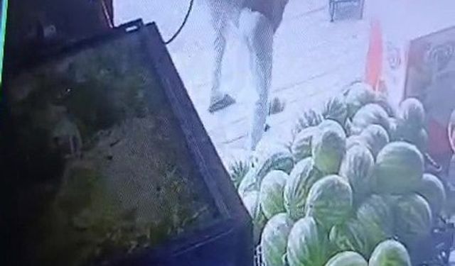 Sipariş verdiği marulu beğenmeyen müşteri, market çalışanı çocuğu darp etti