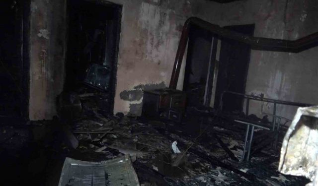 Torununun doğum gününü kutlarken evinin yandığı haberini aldı