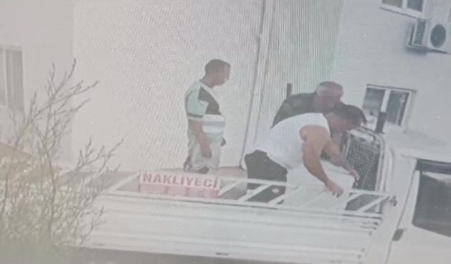 Uzaklaştırma kararına rağmen eve gelip 3,5 dakikada tüm eşyaları götürdü