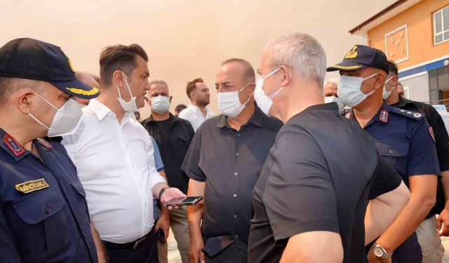 AK Partili Çavuşoğlu’ndan Alanya’daki yangınla ilgili açıklama: "An itibarıyla iyiye gidiyor ama poyraz çok güçlü esiyor"