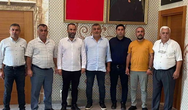 Antalya Aksu’da 7 belediye meclis üyesi CHP’den istifa ettiğini açıkladı