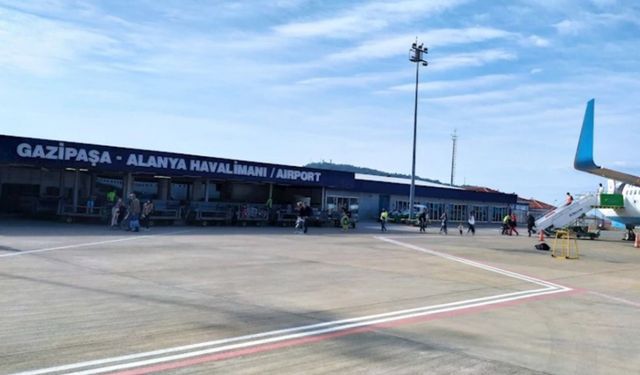 Gazipaşa-Alanya Havalimanı’nda rüzgar nedeniyle bazı uçuşlar iptal edildi