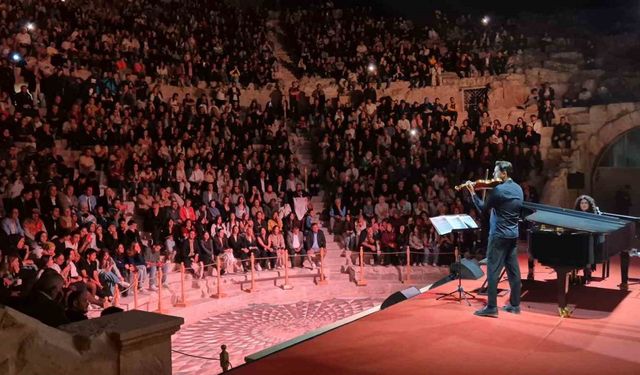 Kibyra Antik Kenti’nde Anjelika Akbar’ın piyano resitali