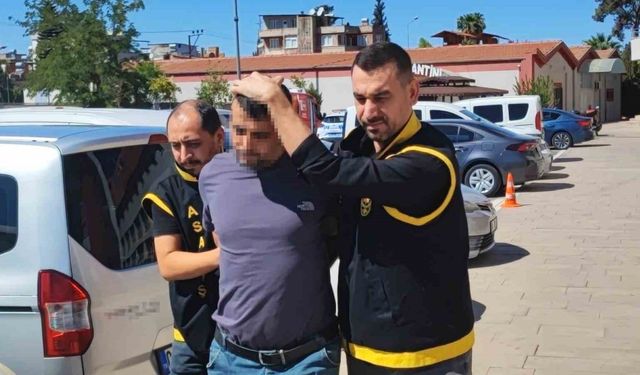 Komşunu öldürüp kızını yaralayan zanlı tutuklandı