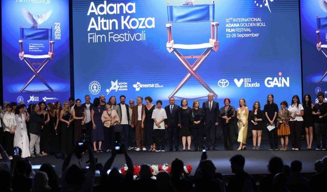 ‘O Da Bir Şey Mi’ Altın Koza’ya damga vurdu: 8 ödül birden aldı