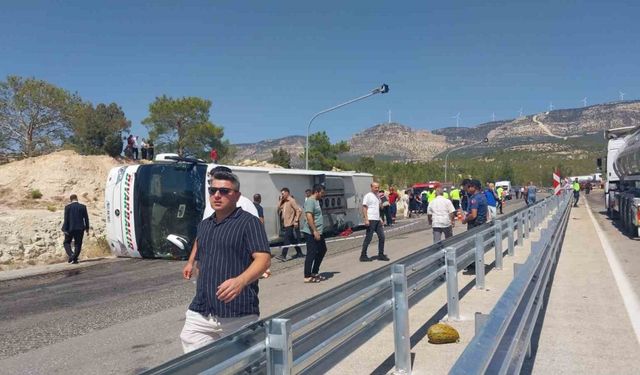 Otobüs ile kamyon çarpıştı:  Ölü ve yaralılar var