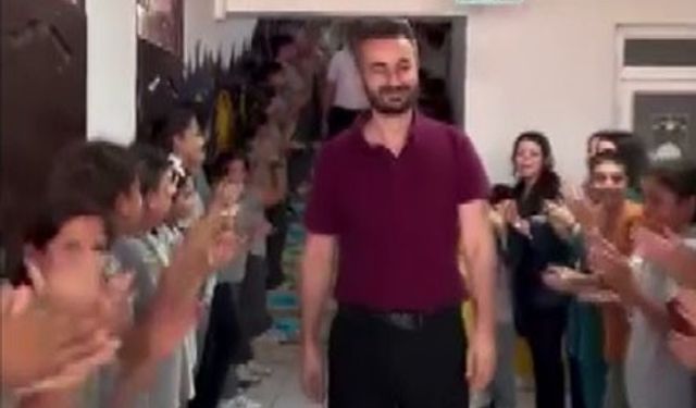 Tayini çıkan öğretmen, 10 yıldır görev yaptığı okuldan alkışlarla uğurlandı