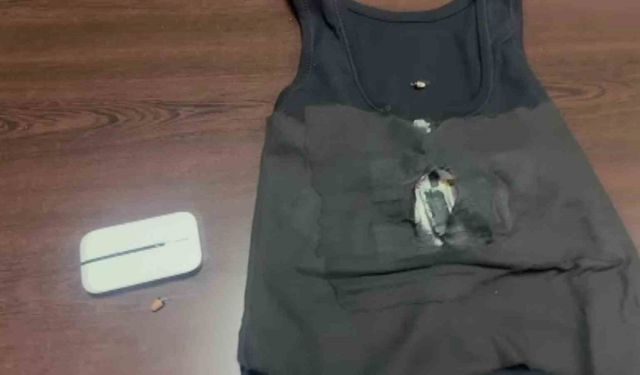 Adana’da ehliyet sınavında tişörte ve kemere yapılan kopya düzeneği polis tarafından bulundu