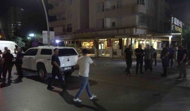 Adana’da pastaneye pimi çekilmemiş el bombası atıldı