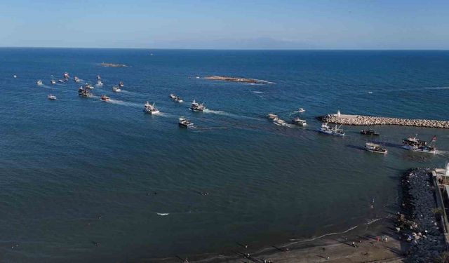 Adana’da tekneler Küresel Sumud Filosu’na destek için Akdeniz’e açıldı