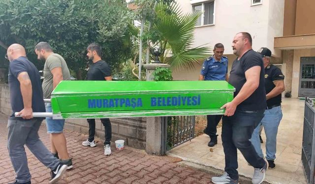 Annesiyle birlikte yaşadığı evde ölü bulundu