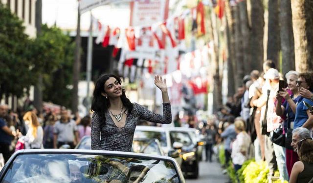 Antalya sokaklarında "Altın Portakal" coşkusu